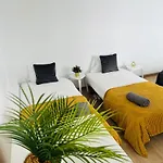Spacious Family Flat Ideal For Tourists アパート *