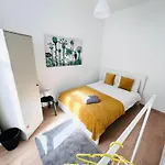 Spacious Family Flat Ideal For Tourists アパート リスボン