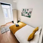 Spacious Family Flat Ideal For Tourists *