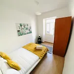 Spacious Family Flat Ideal For Tourists アパート リスボン