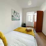Spacious Family Flat Ideal For Tourists *