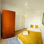 Spacious Family Flat Ideal For Tourists リスボン