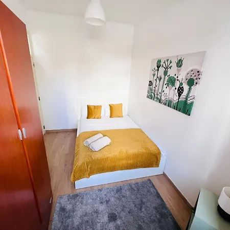 דירה Spacious Family Flat Ideal For Tourists ליסבון